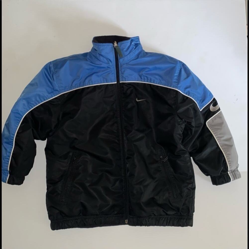 NIKE BOYS FULL ZIP SQUALL JACKET SIZE S (8)